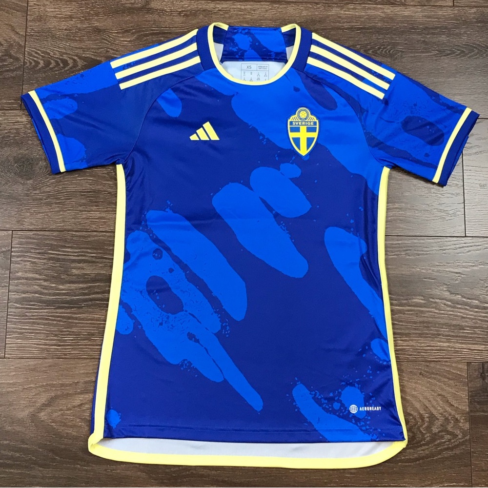 Adidas Sverige Svenska Fotbollförbundet Women’s Sweden Soccer Jersey Size XS NEW
